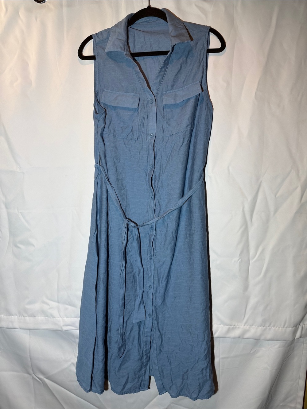 Cupshe Sleeveless Collared Button-Front Maxi Dress in Blue